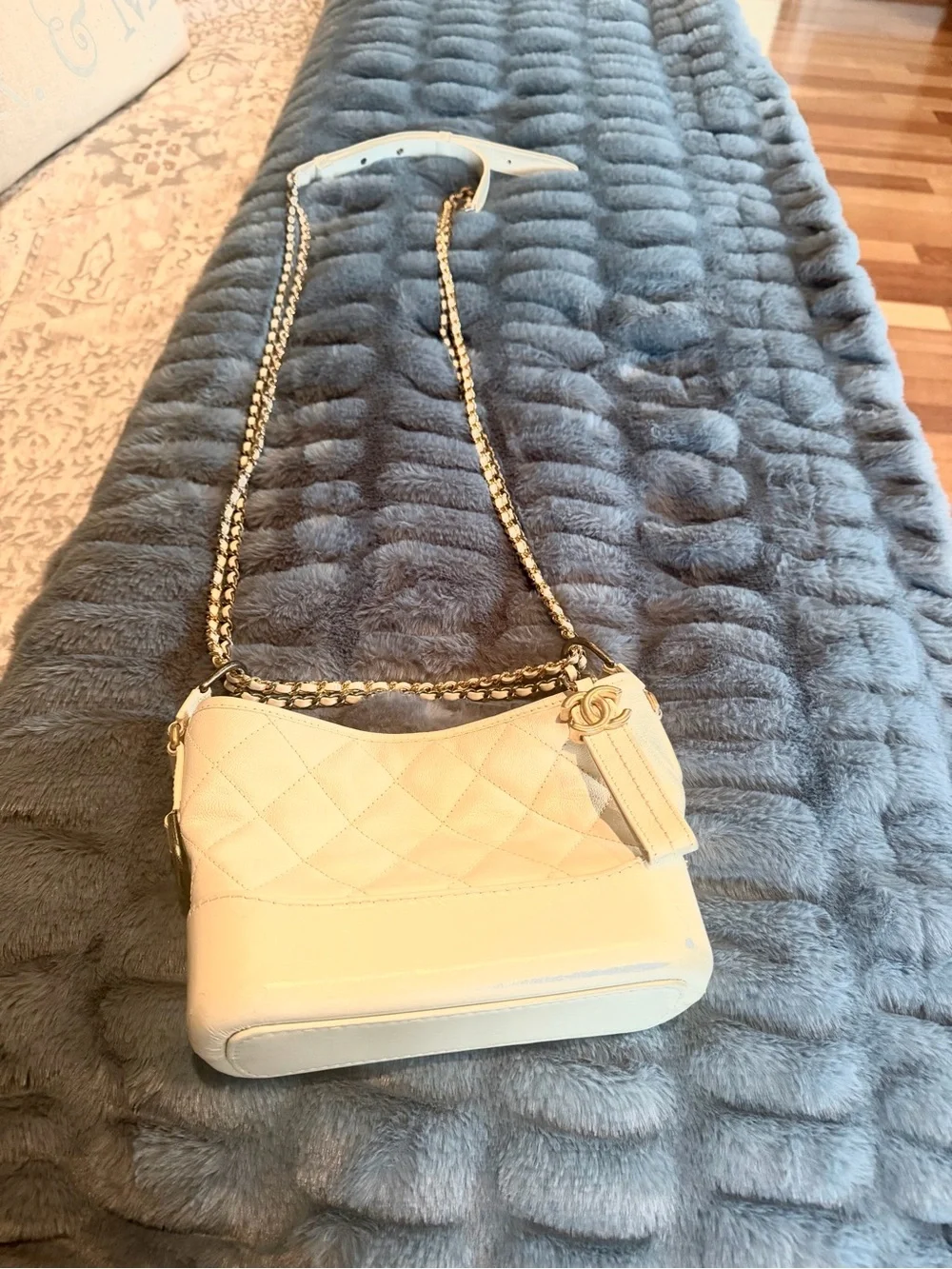 CHANEL shoulder bag